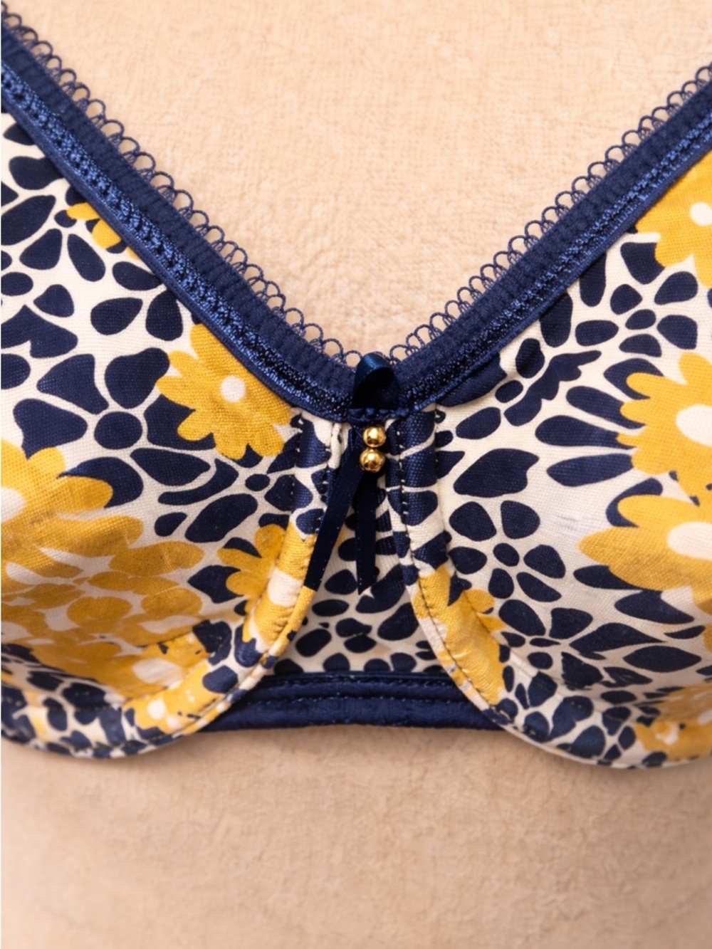Wacoal 40D Floral Underwire Bra NWOT - Picture 2 of 6